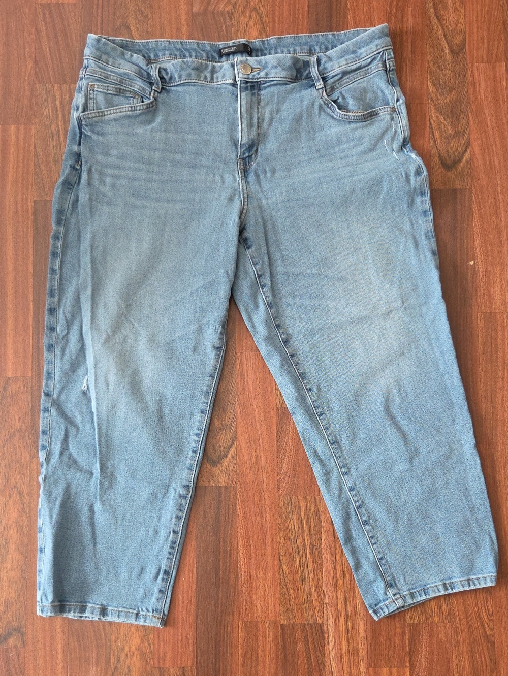 Vera Wang Light Denim Jeans - Like New